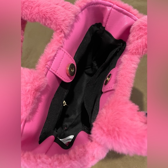 Skinnydip x Barbie pink limited edition bag - Picture 4 of 4